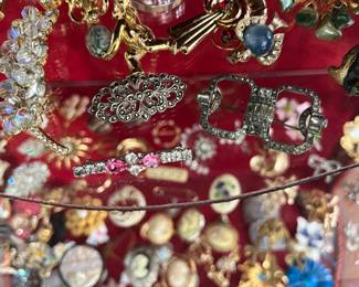 Vintage & Antique Brooches in Abundance. 