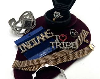 Artisan Rachel Katz Gear Bangle Bracelet, Retro White Gold Sz 9, 4 Carat Heart Aquamarine Ring, Vintage Rhinestone Tribe Brooches