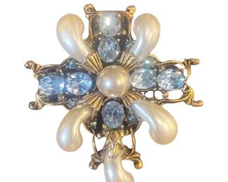 Large Victorian Revival Brooch. 