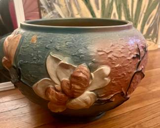 1940s Roseville Magnolia Blue 10” Jardiniere #665-10 