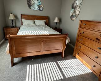 Bedroom Suite: Sleigh Bed, Dresser and 2 Nightstands, Table Lamps pr., Art. Mattress/BS