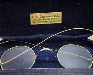 Antique Gold Wire Glasses in Original Case Muscatine, Iowa