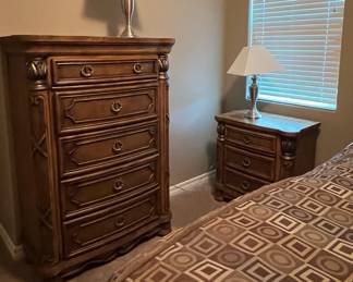 Bedroom Suite: Bedframe, Dresser and 2 Nightstands. Mattress/BS, Table Lamps pr