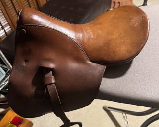 Small saddle