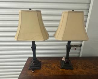 2 table lamps