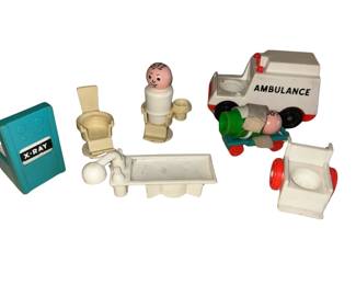 Vintage Fisher Price 1976 Hospital X-Ray Exam Table Ambulance Doctors