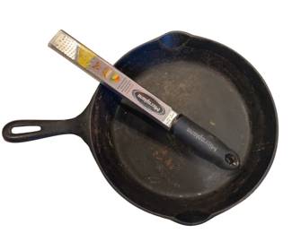 Cast Iron Skillet 10.5" + New Microplane Grater