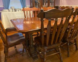 Kincaid solid wood Dining Table and 8 chairs, 68” without leaf and has one 13” leaf, 81” fully extended