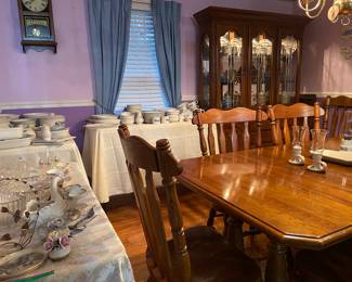 Kincaid solid wood furniture Dining Table with 8 chairs and lighted China Cabinet with glass shelves