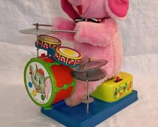 Mambo Drumming Elephant