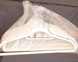 Ollieroo Unused Velvet Hangers