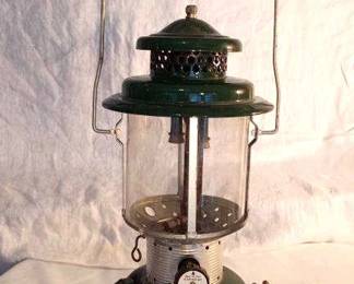 Coleman Lantern- Model 220E