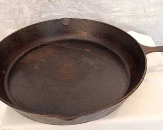 Large Lodge Cast Iron Pan	