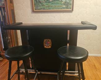 Free Standing Bar / 4 Stools