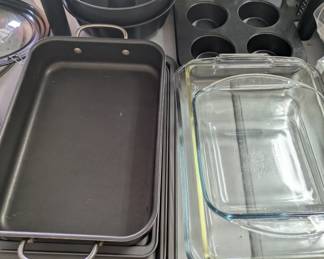 Assorted bakeware