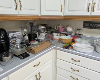 Countertops packed with nice kitchen items!