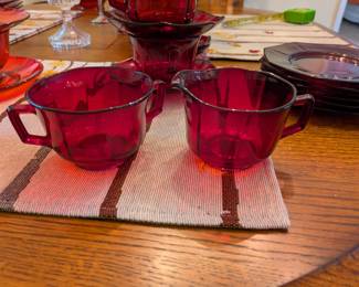 'Molly' ruby red creamer & sugar