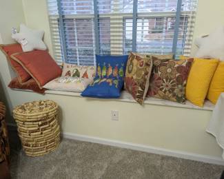 Indoor & outdoor decorative pillows/cushions for all seasons