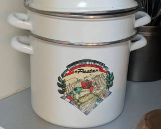 Large enamel pasta pot
