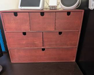 Small desktop organizer