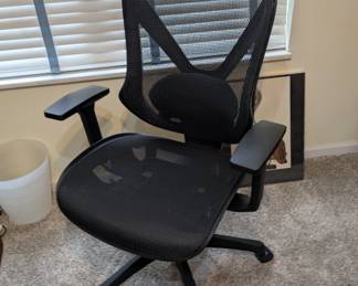 Ergonomic mesh office chair