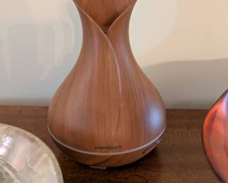 Pretty wood grain essential oil diffuser