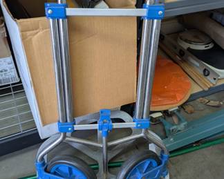 Foldable dolly