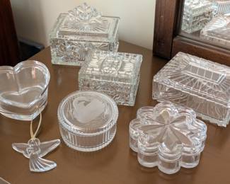 Assorted crystal & glass trinket / jewelry boxes