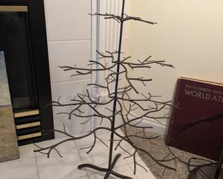 Metal ornament tree
