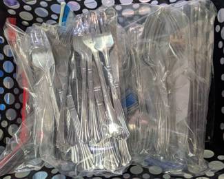 Flatware set