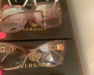 Versace, Prada, Miu Miu
Dolce Gabbana, Ray-Ban