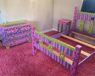 Hand Painted Bedroom Furniture
2 Dressers, 2 Full size Frames, 2 Bedside Tables. Pink Rug