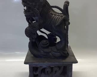 VTG. CHINESE WOODEN CARVED FOO DOG 16 INCH TALL WOODEN CARVED CHINESE FOO DOG. (HAS SOME FRACTURES DUE TO AGE)