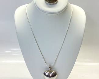 STERLING SILVER CHAIN, HEART, LABRADORITE LOT STERLING SILVER 23 INCH SNAKE CHAIN WITH LARGE HEART PENDANT (SMALL DENT) AND CABOCHON LABRADORITE PENDANT.