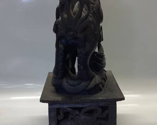 VTG. CHINESE WOODEN CARVED FOO DOG 16 INCH TALL WOODEN CARVED CHINESE FOO DOG. (HAS SOME FRACTURES DUE TO AGE)
