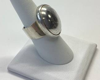 VTG. STERLING SILVER LADIES DOME RING SIZE 7.5 LADIES DOME RING