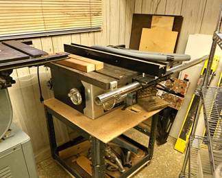 Table saw.