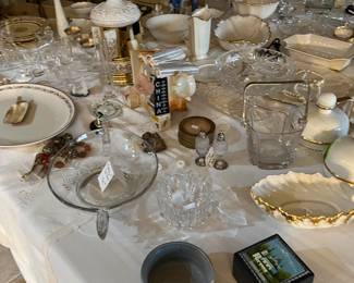 I think that's a winged Fostoria bowl. Do you?