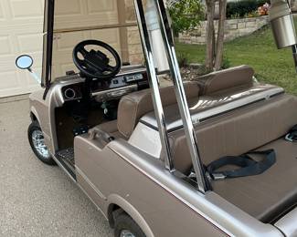 only has minor scratches