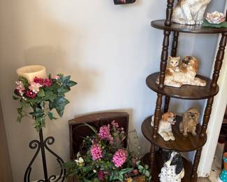 There are more beautiful ceramic dogs & cats.