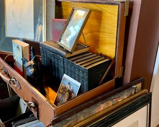 Suitcase table - top can be open or closed 