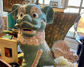 Vtg. Ceramic Chinese Foo Dog statue 