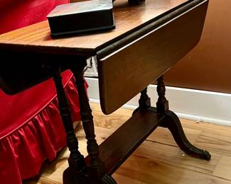 Drop leaf side table 