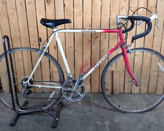 Schwinn World Tourist Road Bike 
