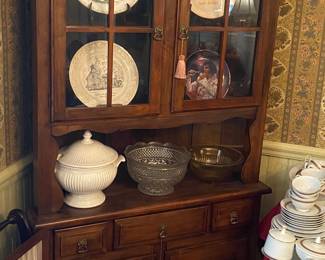 Corner Cabinet