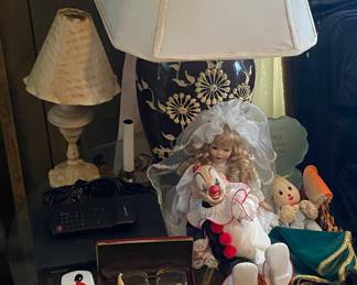 Glass Top End Table/Table Lamps