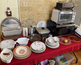 Assorted Kitchen Items