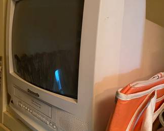 Panasonic FM Radio/VHS Combo with Remote