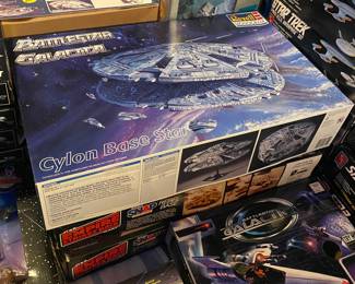 Revell Battlestar Galactica Cylon Base Star