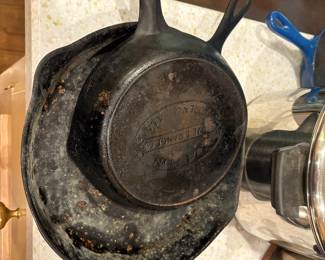 3 Notch Losge Cast Iron